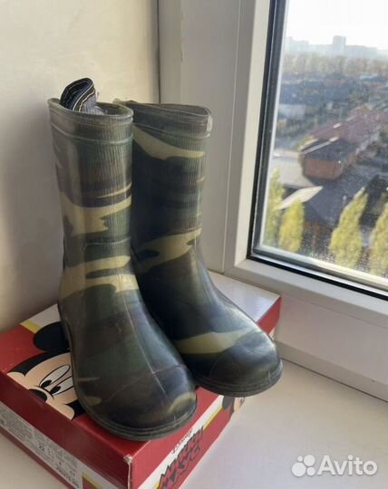 Кроссовки для мальчика 25,26