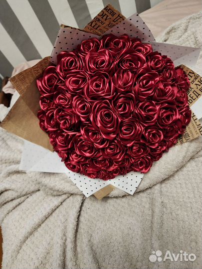 Букет цветов из атласной ленты