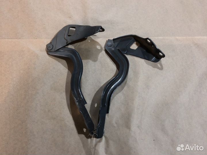 Петли капота Hyundai Solaris 2013 г.в