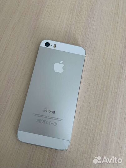Телефон iPhone 5s