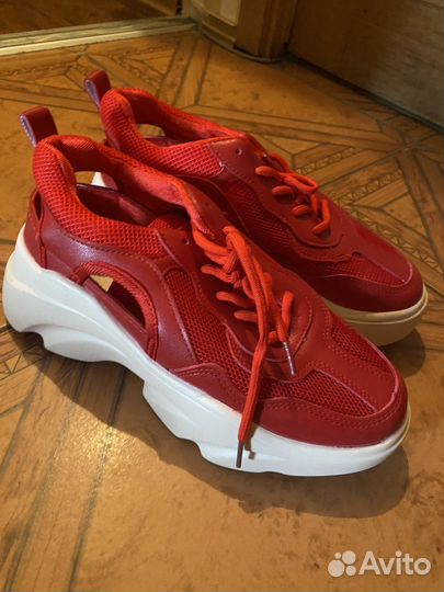 Кроссовки летние 38