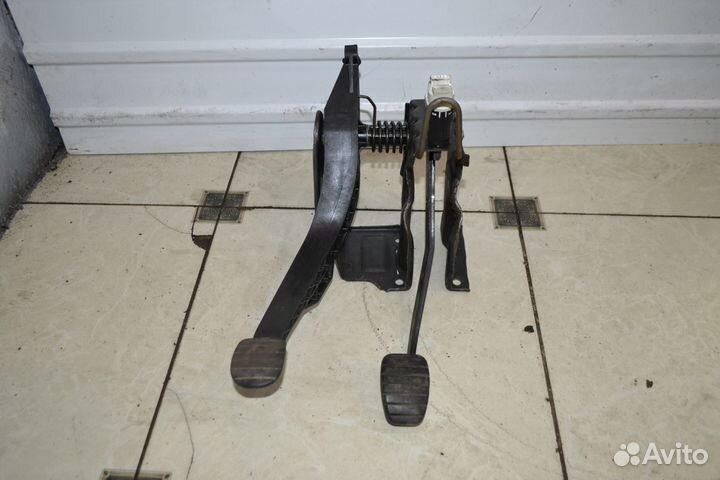 Педальный узел Nissan Almera G15