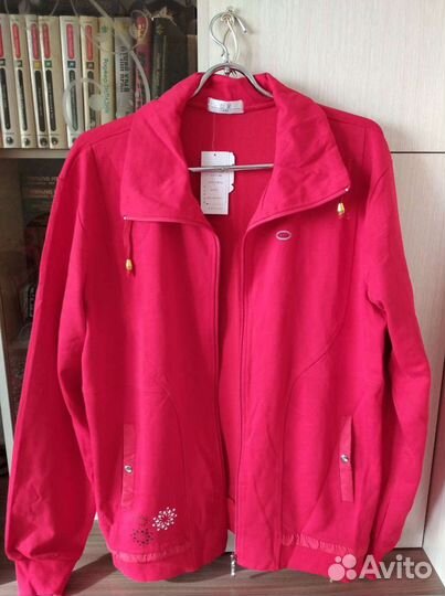 Спортивный костюм женский