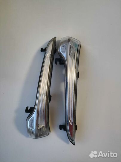 Повторитель поворота в зеркало granta