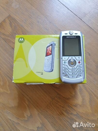 Телефон Motorola L6