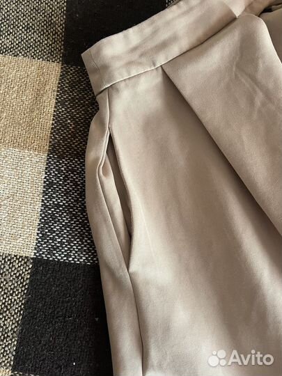 Юбка бежевая миди Stradivarius