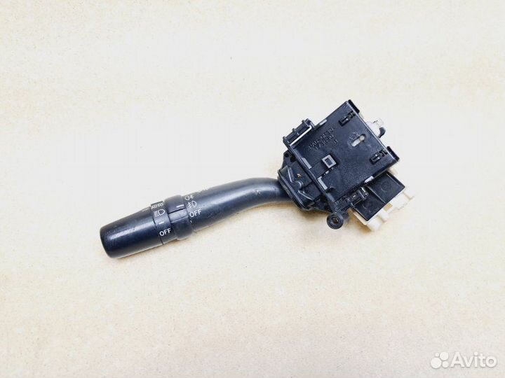 Переключатель поворотов Toyota Avensis 2.0 1AZ-FSE