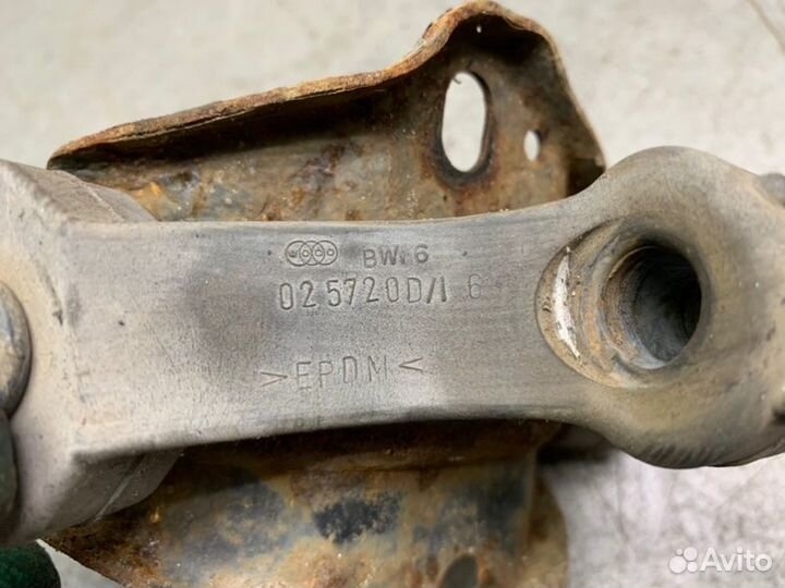 Подушка глушителя задняя Volkswagen Caddy 3 1.9