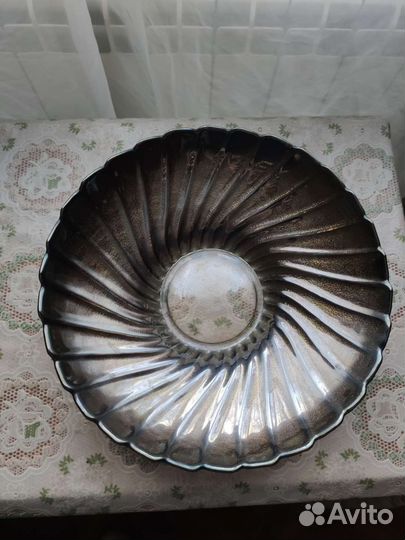 Ваза для фруктов из цветного стекла