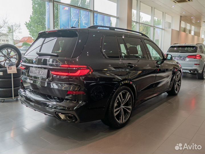 BMW X7 3.0 AT, 2023