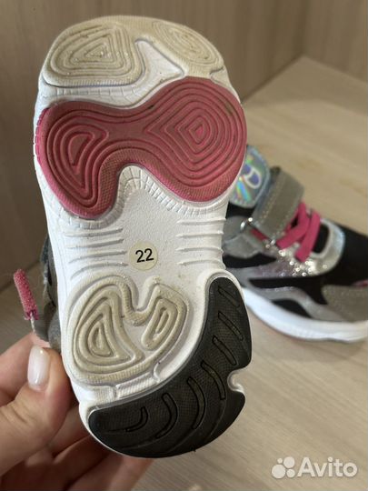 Кроссовки детские