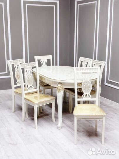 Стул / В наличии стулья