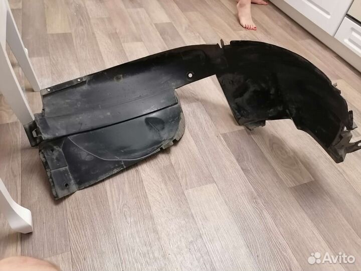 Подкрылок передний правый LADA Largus