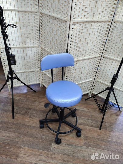 Стул мастера со спинкой