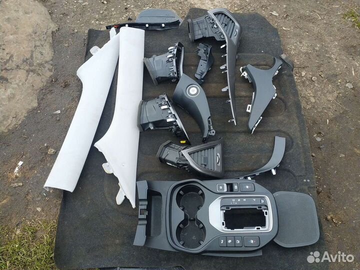 Пластик торпеды hyundai grand santa fe 2018 год