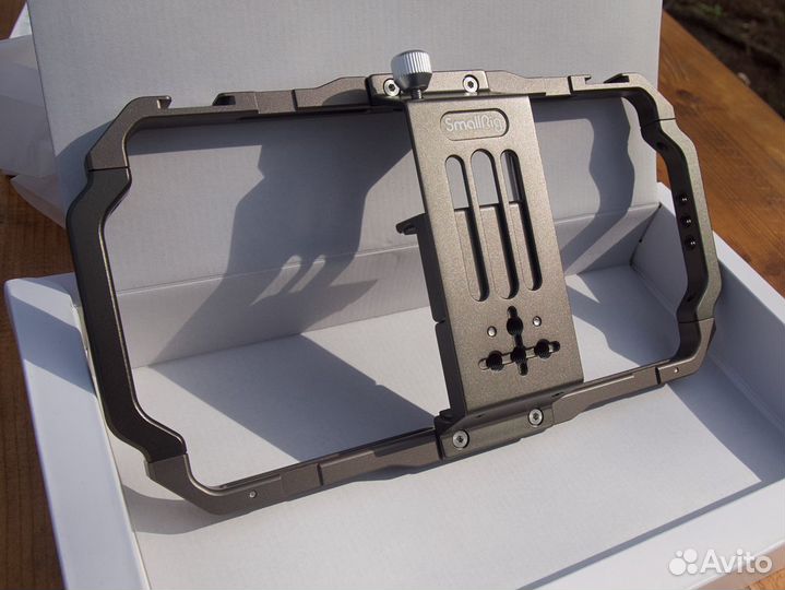 Новая клетка SmallRig для смартфона