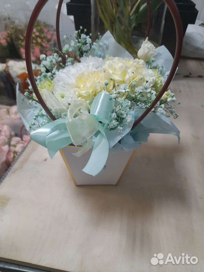 Живые цветы