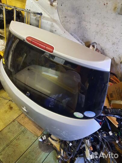 Крышка багажника Ниссан Тиида с11