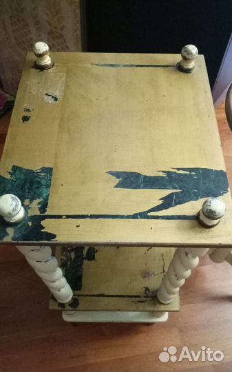 Этажерка подставка столик стеллаж Малайзия