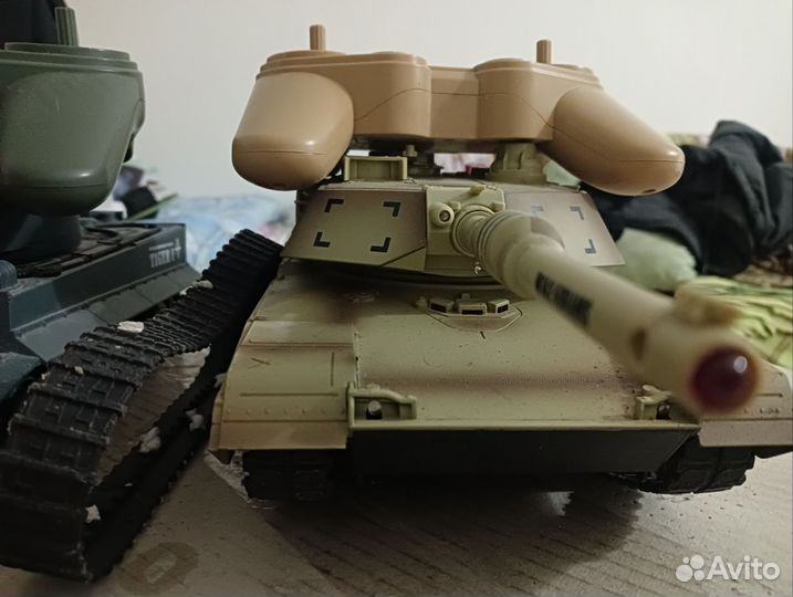Продаю танки игрушки нерабочие