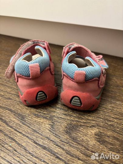 Детские сандали