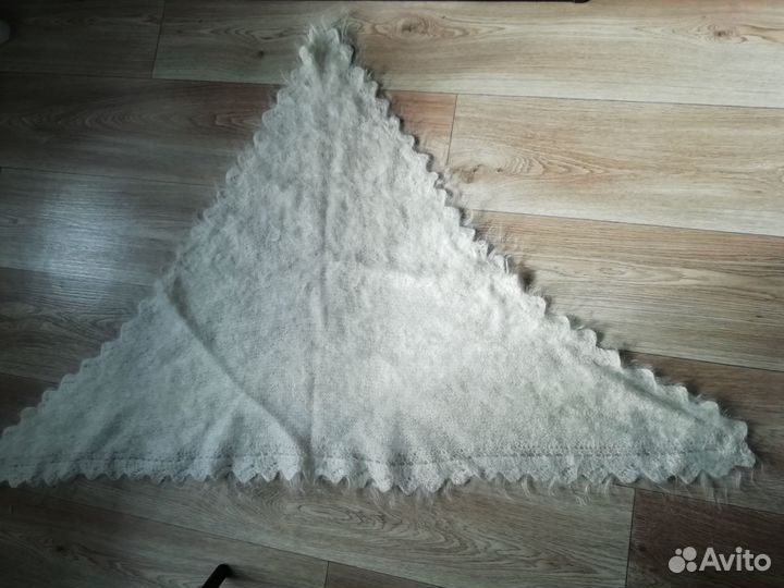 Пуховой платок новый, косынка