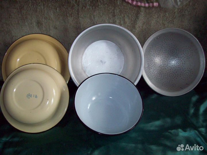 Кастрюля 8 л алюм,миски эмалиров,чайник,посуда