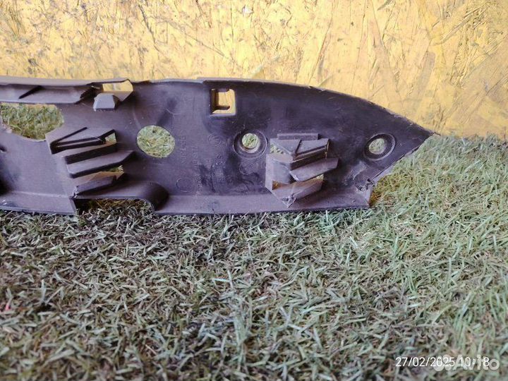 Кронштейн бампера правый Volkswagen Touareg BAC