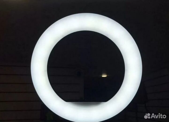 Кольцевая Лампа 56 См На Штативе