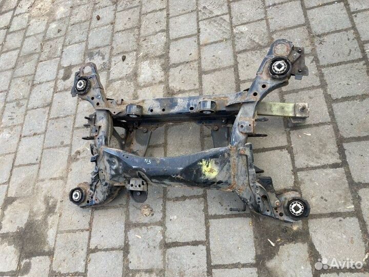 Подрамник задний Volvo Xc90 внедорожник 2.0D