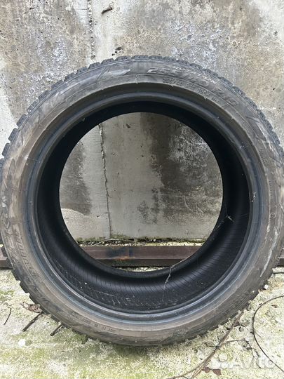 Pirelli P Zero 255/40 R19