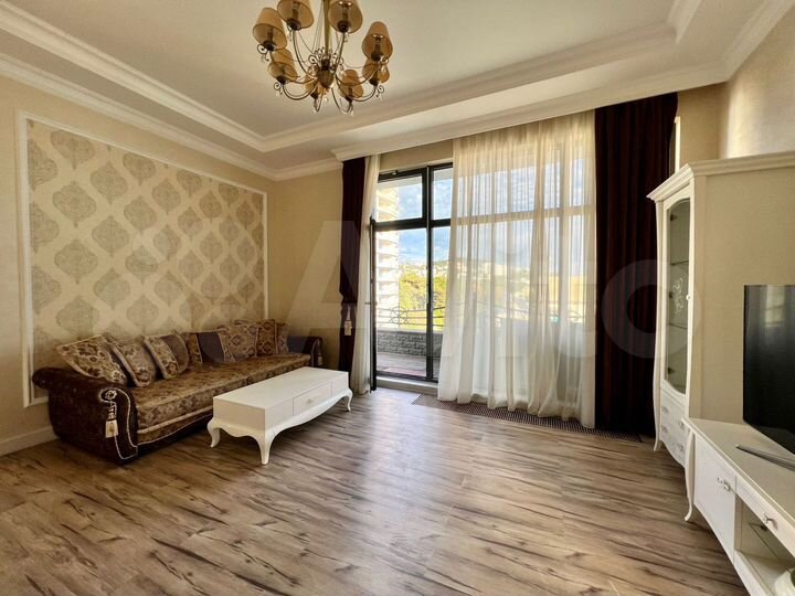 2-к. квартира, 87 м², 6/6 эт.