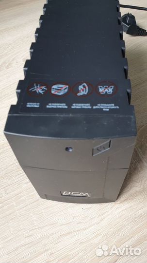 Источник бесперебойного питания PowerCom