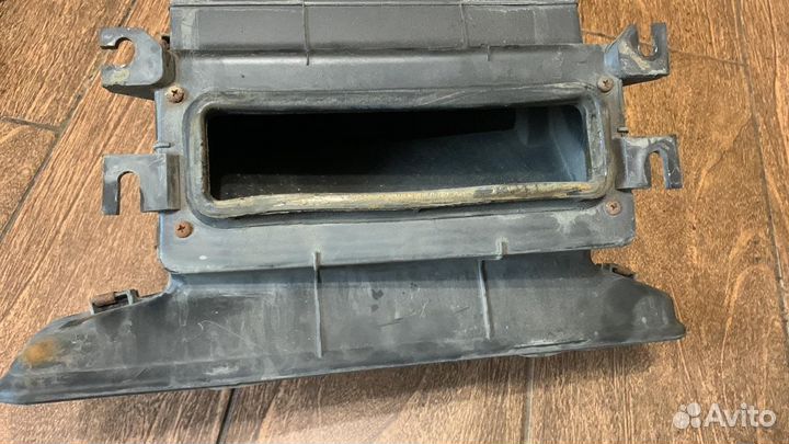 Корпус отопителя под капотом УАЗ Патриот