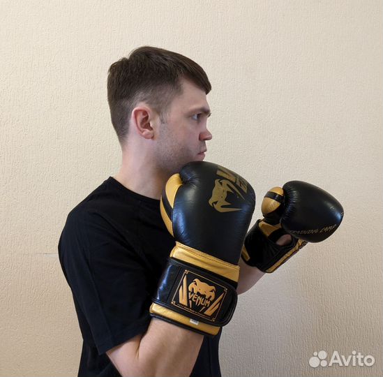 Боксерские перчатки venum