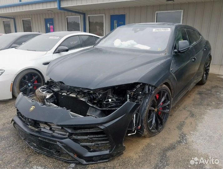 Капот, Lamborghini Urus