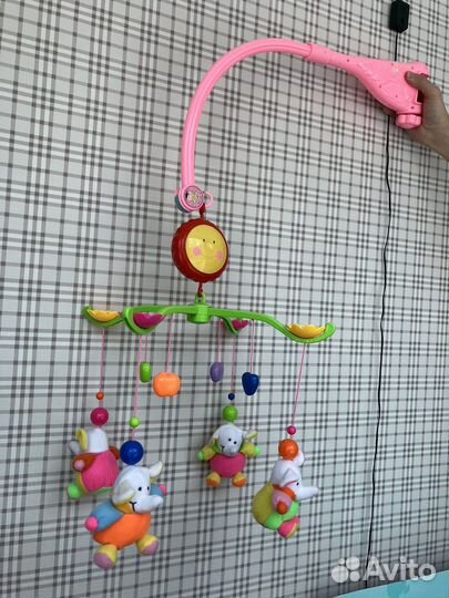 Музыкальный мобиль на кроватку