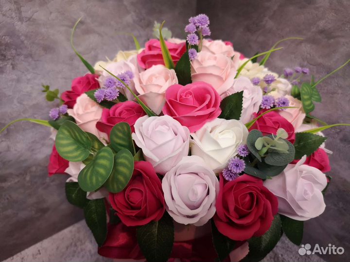 Композиция из 45 роз