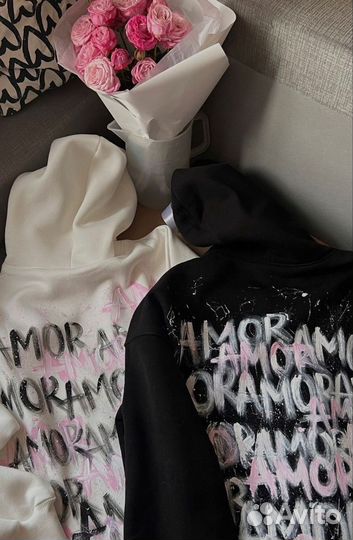 Свитшот Amore