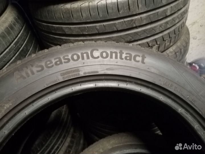 Continental AllSeasonContact 235/50 R18