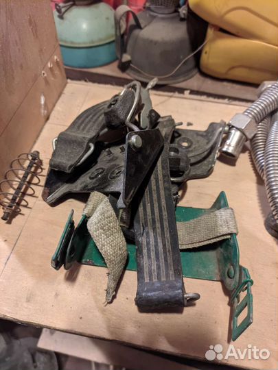 Крепления для ботинок на лыжи