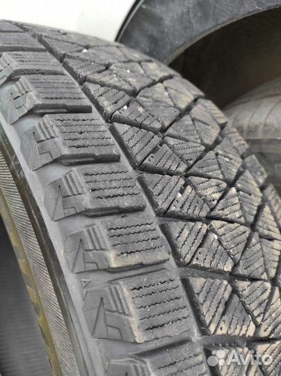 Bridgestone Blizzak DM-V2 225/65 R18 103S