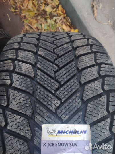 Michelin X-Ice Snow SUV 285/40 R22 110H