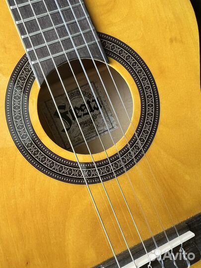 Гитара классическая для начинающих