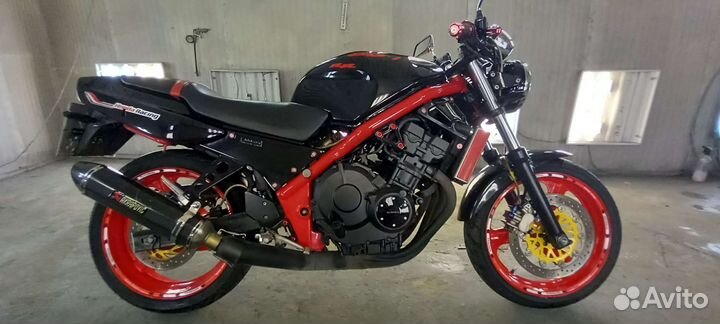 Honda cb 1