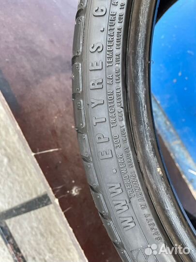 Accelera PHI 255/30 R19 91Y