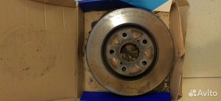 Тормозные диск Toyota Verso