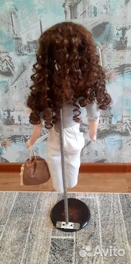 Кукла фарфоровая,60 см