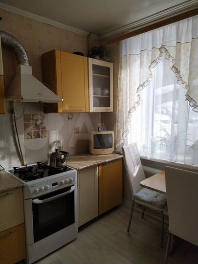 2-к. квартира, 46 м², 1/3 эт.