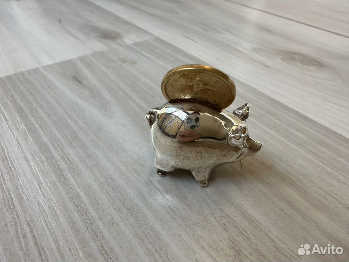 Серебряная статуэтка хрюшка